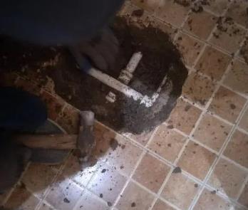 嘉鱼卫生间漏水维修公司为您分享下卫生间渗水如何处理及注意事项